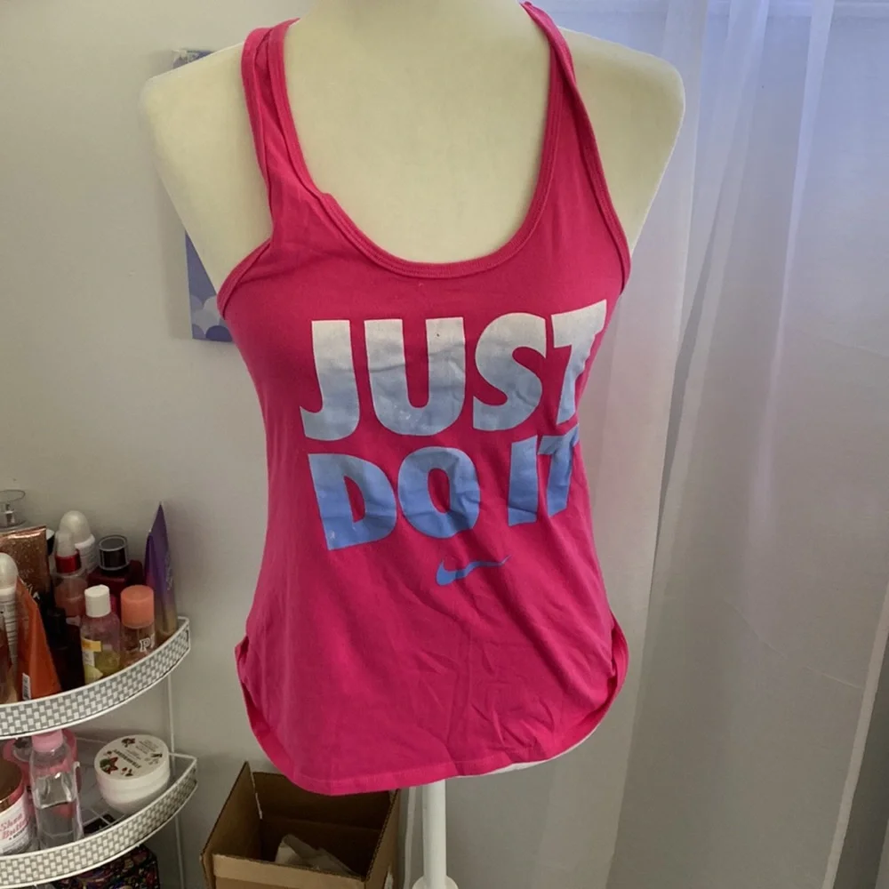 THE NIKE TEE - Picture 2 of 4